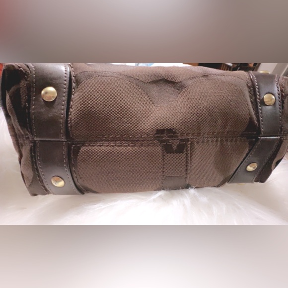 Coach Carly Signature Hobo Shoulder bag 12” X 9” approxi.. Excellent Condition - Picture 14 of 14